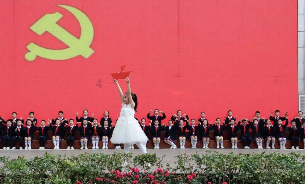 暖心关怀帮办证 上门服务受称赞
